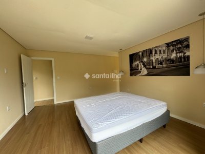 Casa à venda com 250m², 3 quartos, 2 suítes, 3 vagas no bairro Armação em Florianópolis - Foto 26