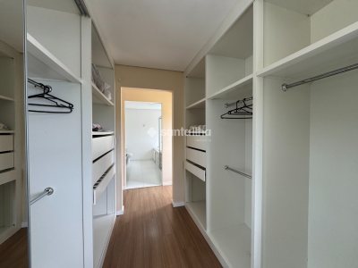 Casa à venda com 250m², 3 quartos, 2 suítes, 3 vagas no bairro Armação em Florianópolis - Foto 28
