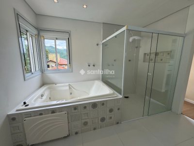Casa à venda com 250m², 3 quartos, 2 suítes, 3 vagas no bairro Armação em Florianópolis - Foto 31