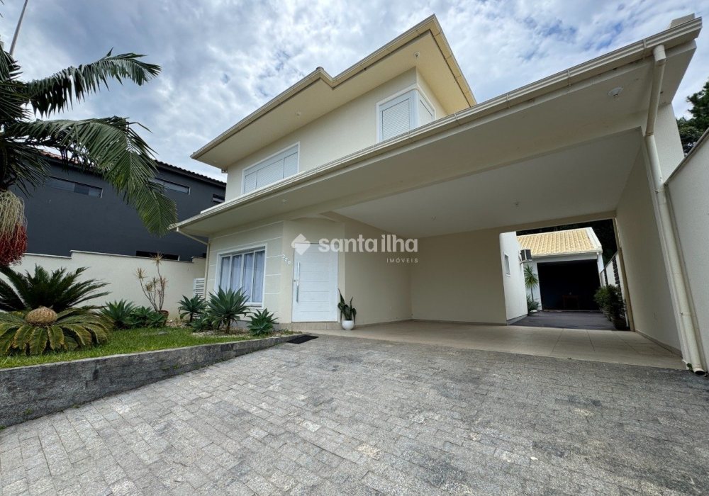 Casa à venda com 250m², 3 quartos, 2 suítes, 3 vagas no bairro Armação em Florianópolis - Foto 1