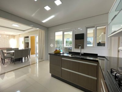 Casa para alugar ou comprar com 358m², 4 quartos, 4 suítes, 3 vagas no bairro Rio Tavares em Florianopolis - Foto 18