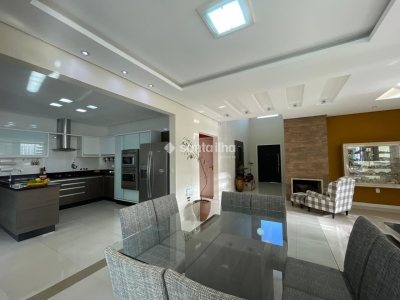 Casa para alugar ou comprar com 358m², 4 quartos, 4 suítes, 3 vagas no bairro Rio Tavares em Florianopolis - Foto 17