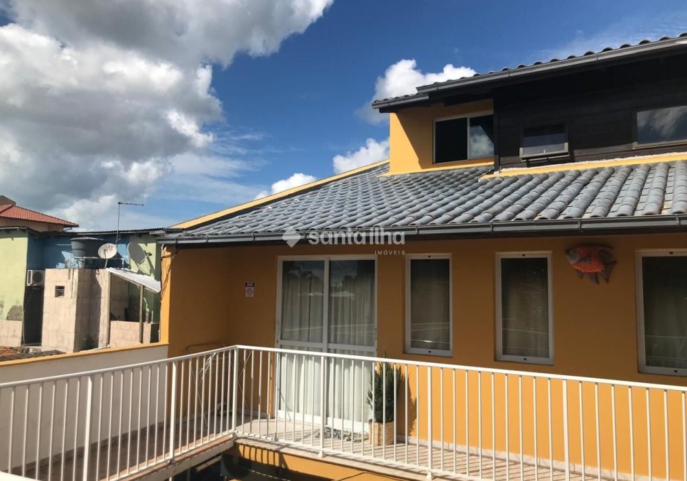 Casa à venda com 255m², 8 quartos, 1 suíte, 3 vagas no bairro Lagoa da Conceição em Florianópolis - Foto 1