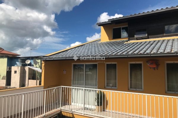 Casa à venda com 255m², 8 quartos, 1 suíte, 3 vagas no bairro Lagoa da Conceição em Florianópolis