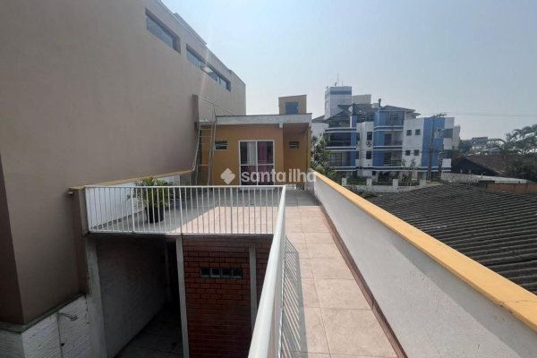 Casa à venda com 255m², 8 quartos, 1 suíte, 3 vagas no bairro Lagoa da Conceição em Florianópolis