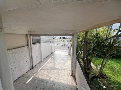 Casa à venda com 255m², 8 quartos, 1 suíte, 3 vagas no bairro Lagoa da Conceição em Florianópolis - Foto 6