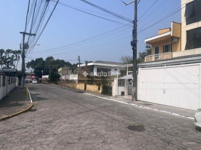 Casa à venda com 255m², 8 quartos, 1 suíte, 3 vagas no bairro Lagoa da Conceição em Florianópolis - Foto 11