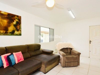 Casa à venda com 219m², 3 quartos, 1 suíte, 2 vagas no bairro Campeche em Florianópolis - Foto 4
