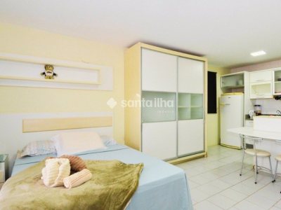 Casa à venda com 219m², 3 quartos, 1 suíte, 2 vagas no bairro Campeche em Florianópolis - Foto 9