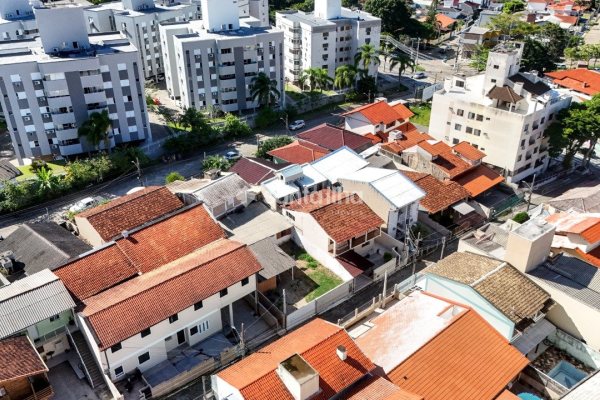 Terreno à venda com 237m² no bairro Córrego Grande em Florianopolis
