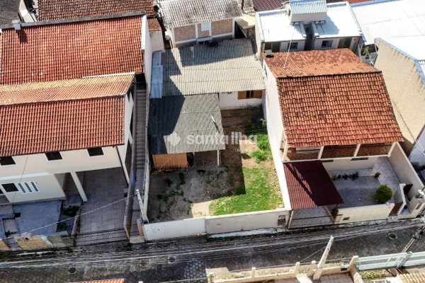 Terreno à venda com 237m² no bairro Córrego Grande em Florianopolis