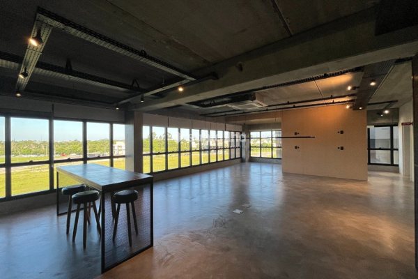 Sala/Conjunto para alugar com 136m², 1 vaga no bairro Campeche em Florianópolis