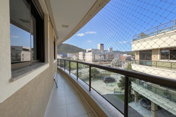 Apartamento para alugar com 102m², 3 quartos, 1 suíte, 1 vaga no bairro Campeche em Florianópolis