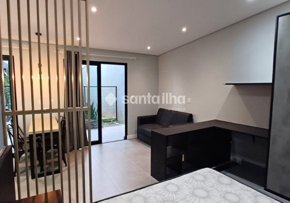 Casa à venda com 564m², 6 quartos, 1 suíte, 5 vagas no bairro Campeche em Florianópolis - Foto 1
