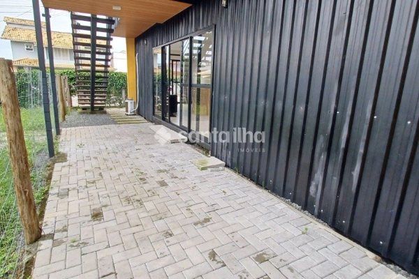 Casa à venda com 564m², 6 quartos, 1 suíte, 5 vagas no bairro Campeche em Florianópolis