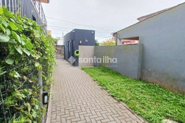 Casa à venda com 564m², 6 quartos, 1 suíte, 5 vagas no bairro Campeche em Florianópolis