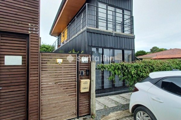 Casa à venda com 564m², 6 quartos, 1 suíte, 5 vagas no bairro Campeche em Florianópolis