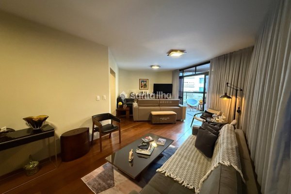Apartamento à venda com 237m², 4 quartos, 2 suítes, 2 vagas no bairro Centro em Florianópolis