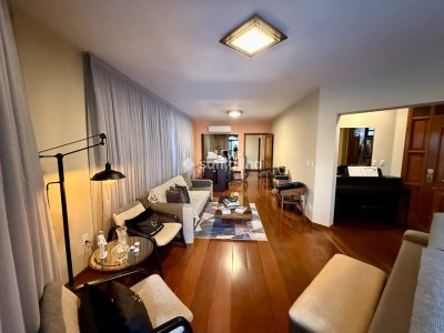 Apartamento à venda com 237m², 4 quartos, 2 suítes, 2 vagas no bairro Centro em Florianópolis - Foto 2