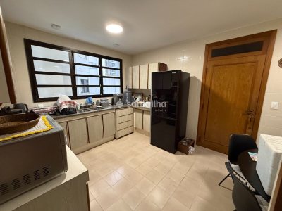 Apartamento à venda com 237m², 4 quartos, 2 suítes, 2 vagas no bairro Centro em Florianópolis - Foto 11