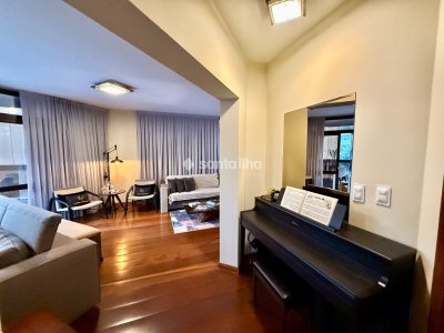 Apartamento à venda com 237m², 4 quartos, 2 suítes, 2 vagas no bairro Centro em Florianópolis - Foto 9