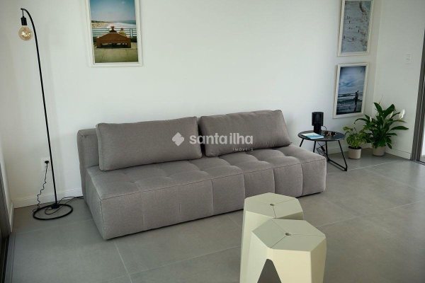 Casa à venda com 210m², 3 quartos, 1 suíte, 1 vaga no bairro Campeche em Florianópolis