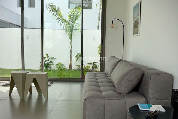 Casa à venda com 210m², 3 quartos, 1 suíte, 1 vaga no bairro Campeche em Florianópolis