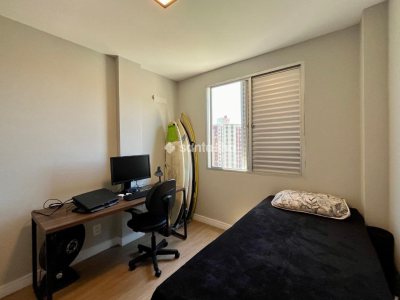 Apartamento à venda com 61m², 2 quartos, 1 suíte, 1 vaga no bairro Centro em Florianópolis - Foto 11