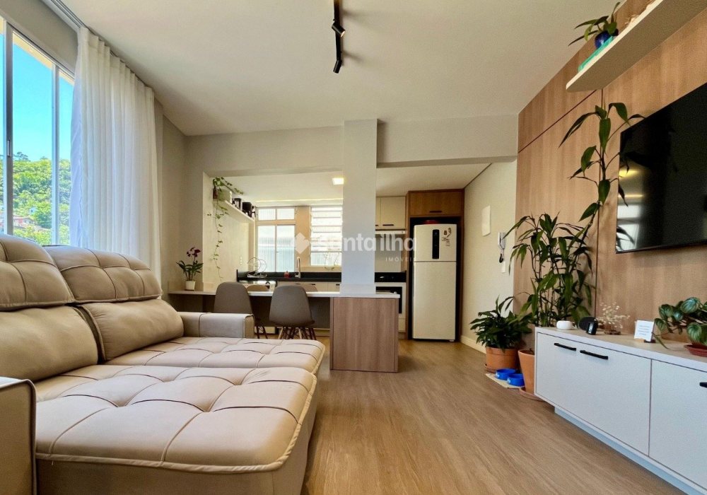 Apartamento à venda com 61m², 2 quartos, 1 suíte, 1 vaga no bairro Centro em Florianópolis - Foto 1