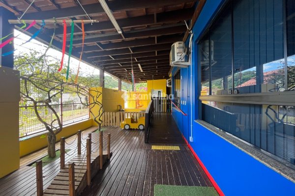 Ponto Comercial para alugar com 726m², 14 quartos no bairro Campeche em Florianopolis