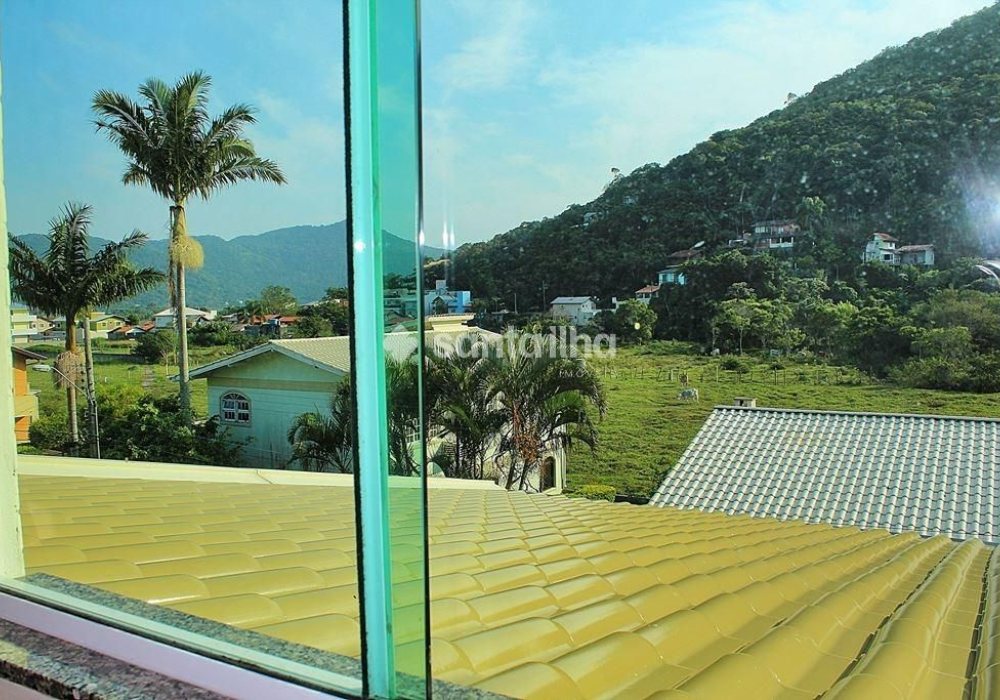 Casa à venda com 145m², 2 quartos, 1 suíte, 2 vagas no bairro Pântano do Sul em Florianópolis - Foto 1