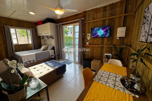 Casa à venda com 42m², 1 quarto, 1 vaga no bairro Morro das Pedras em Florianopolis