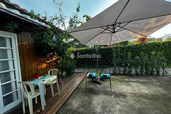 Casa à venda com 42m², 1 quarto, 1 vaga no bairro Morro das Pedras em Florianopolis