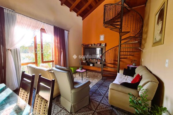 Casa à venda com 521m², 5 quartos, 3 suítes, 4 vagas no bairro Morro das Pedras em Florianópolis