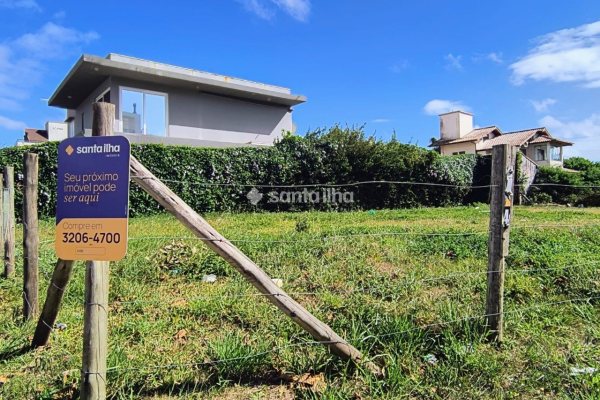 Terreno à venda com 533m², 1 quarto, 1 vaga no bairro Campeche em Florianópolis