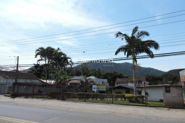 Terreno à venda com 3.200m² no bairro Rio Tavares em Florianópolis