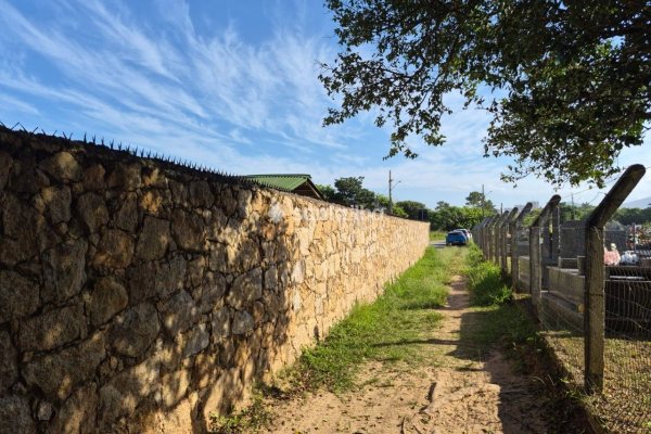 Terreno à venda com 2m² no bairro Campeche em Florianópolis