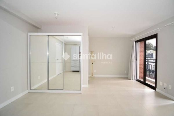 Studio à venda com 37m², 1 quarto, 1 vaga no bairro Carvoeira em Florianópolis