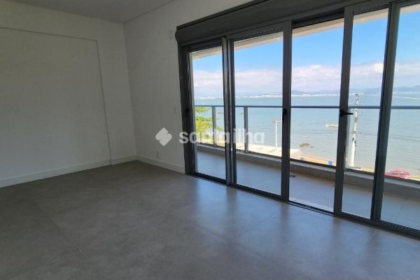Apartamento à venda com 176m², 3 quartos, 3 suítes, 3 vagas no bairro Cacupé em Florianópolis