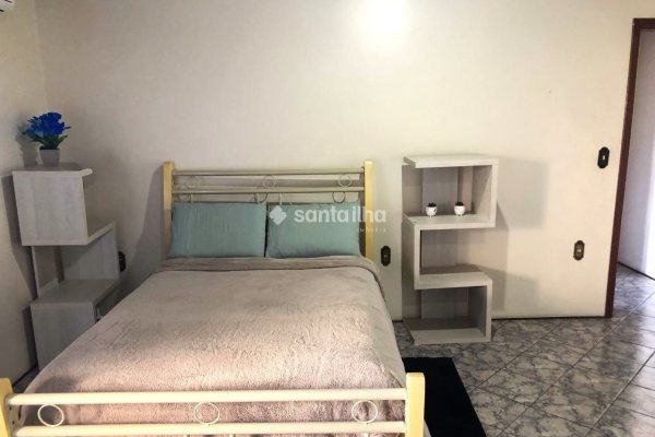 Casa à venda com 270m², 5 quartos, 4 vagas no bairro Campeche Leste em Florianópolis