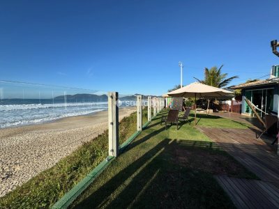 Casa à venda com 300m², 5 quartos, 2 suítes, 3 vagas no bairro Campeche em Florianópolis - Foto 2