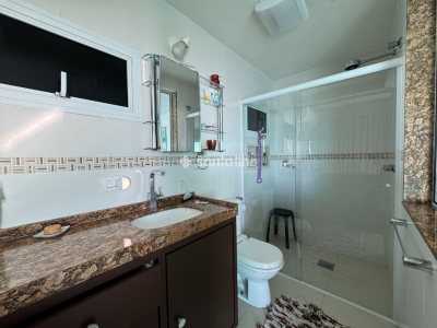 Casa à venda com 300m², 5 quartos, 2 suítes, 3 vagas no bairro Campeche em Florianópolis - Foto 19