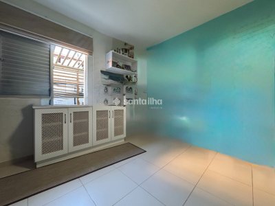 Casa à venda com 300m², 5 quartos, 2 suítes, 3 vagas no bairro Campeche em Florianópolis - Foto 29