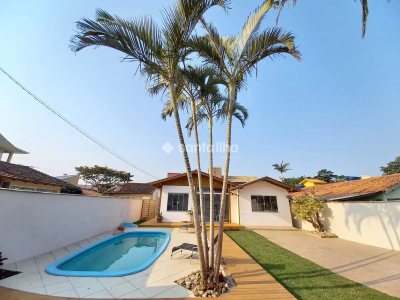 Casa à venda com 140m², 3 quartos, 3 suítes, 3 vagas no bairro Campeche em Florianópolis - Foto 33