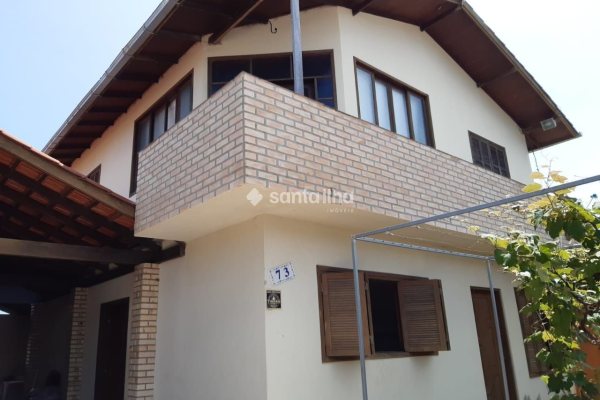 Casa à venda com 210m², 5 quartos, 1 suíte, 4 vagas no bairro Campeche em Florianópolis