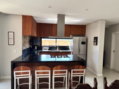 Casa à venda com 208m², 3 quartos, 3 suítes, 1 vaga no bairro Rio Tavares em Florianópolis - Foto 9