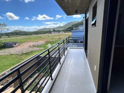 Casa à venda com 208m², 3 quartos, 3 suítes, 1 vaga no bairro Rio Tavares em Florianópolis - Foto 24