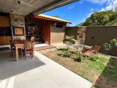 Casa à venda com 208m², 3 quartos, 3 suítes, 1 vaga no bairro Rio Tavares em Florianópolis - Foto 12