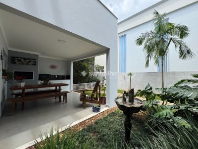 Casa em Condomínio à venda com 280m², 3 quartos, 1 suíte, 5 vagas no bairro Rio Tavares em Florianópolis - Foto 19