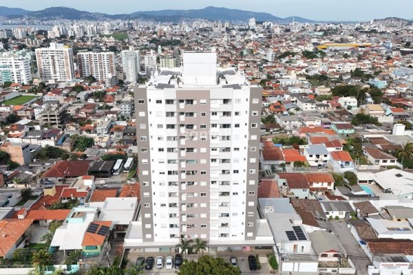 Apartamento à venda com 75m², 3 quartos, 1 suíte, 2 vagas no bairro Barreiros em São José